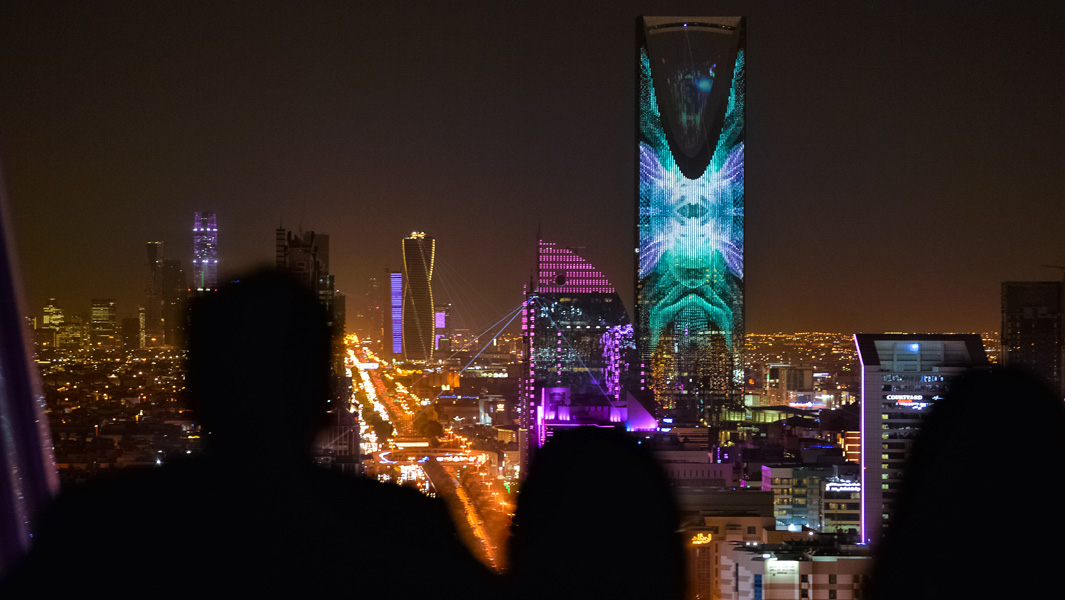 عروض فنية ضوئية تحقق 6 أرقام قياسية جديدة في المملكة العربية السعودية