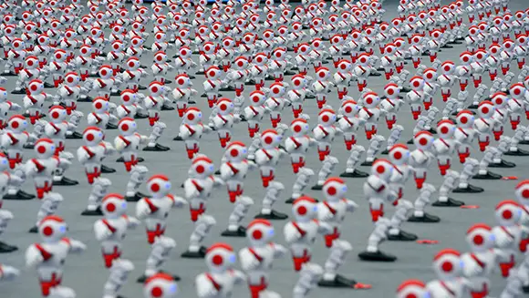 رقصات الروبوت تحطم رقمًا قياسيًا: 1007 روبوت يرقصون في تناغم