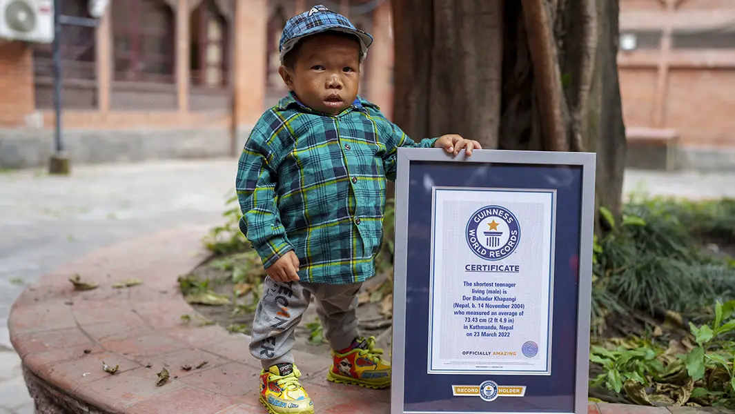 مراهق نيبالي يحقق لقب الأقصر في العالم