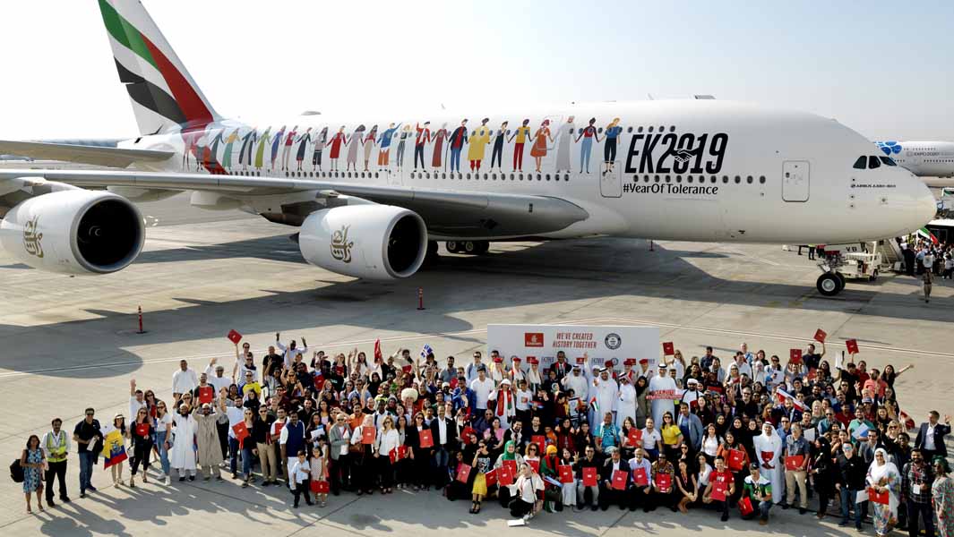 طيران الإمارات يحتفل باليوم الوطني الـ 48 لدولة الإمارات وعام التسامح بتحقيق رقم قياسي لأكبر عدد جنسيات على متن طائرة واحدة