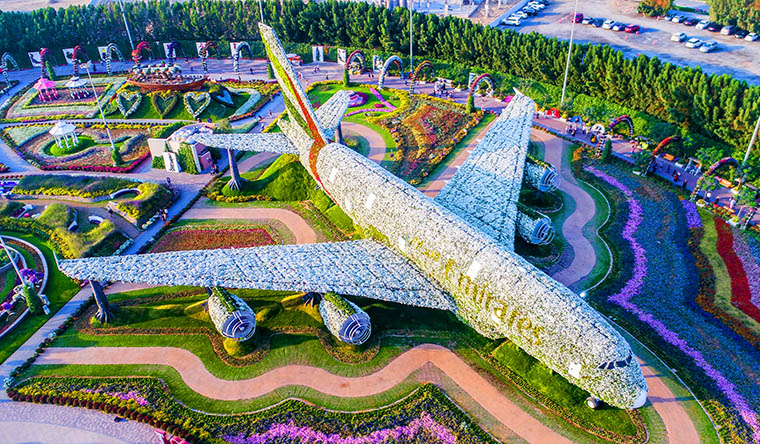  Largest-flower-arrangement-structure