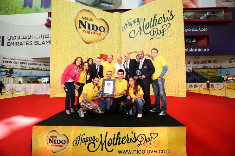 Largest greeting card Nido