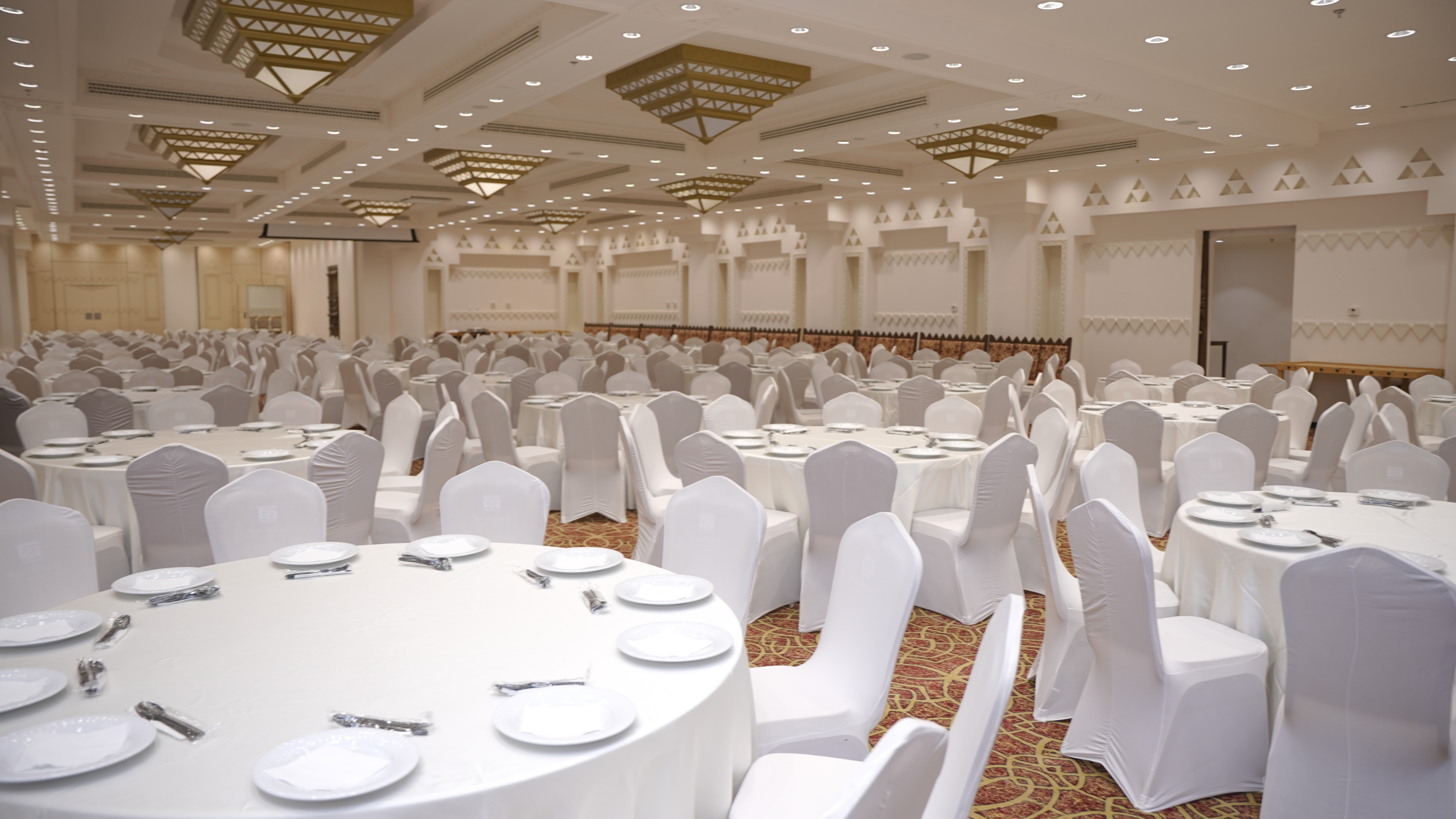 Largest restaurant in the world saudi arabia